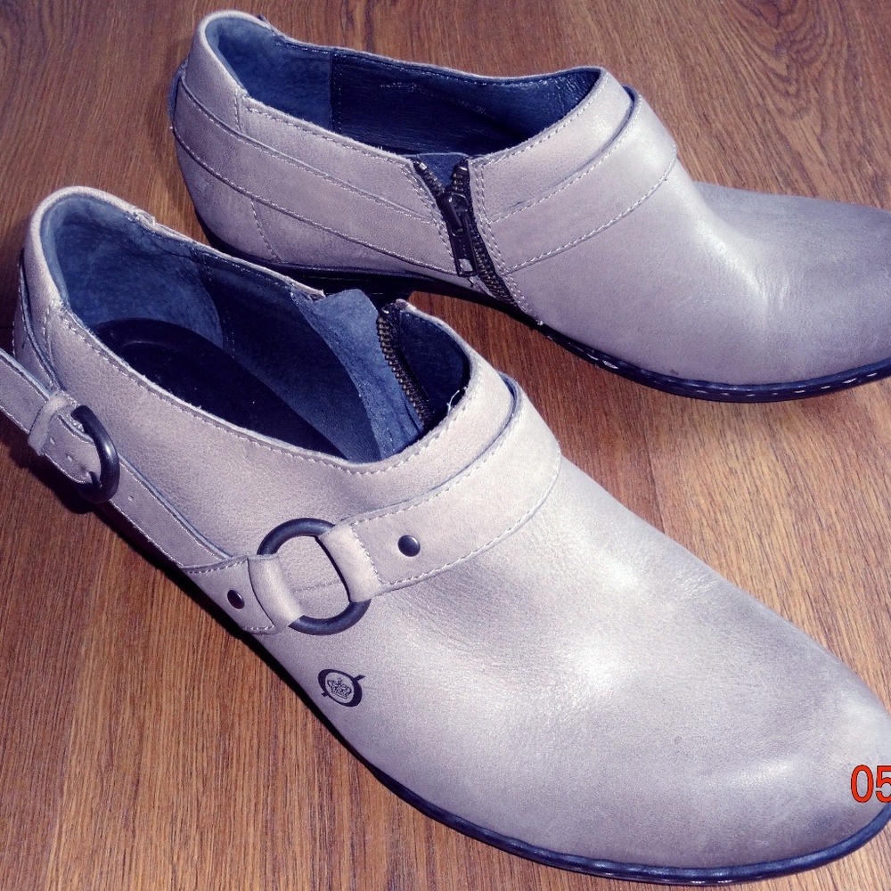 Born Womens Ankle Boots Grey